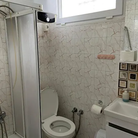別荘 Annemotia - 2 Storey House With Garden In Greek Neighborhood